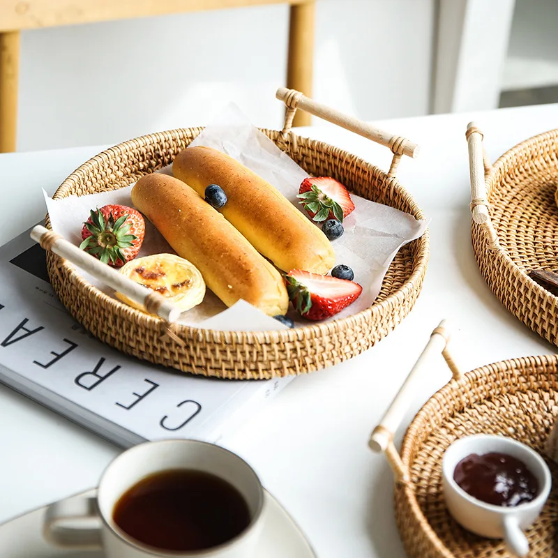 Handmade Rattan Breakfast Food Serving Tray Fruit Bread Basket Picnic Wicker Snacks Kitchen Storage Container With Wooden Handle