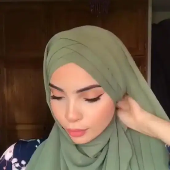 2022 Fashion Cross Front Chiffon Hijab Of Women Islamic Lady Modest Cross Chiffon Hijab plain chiffon scarves