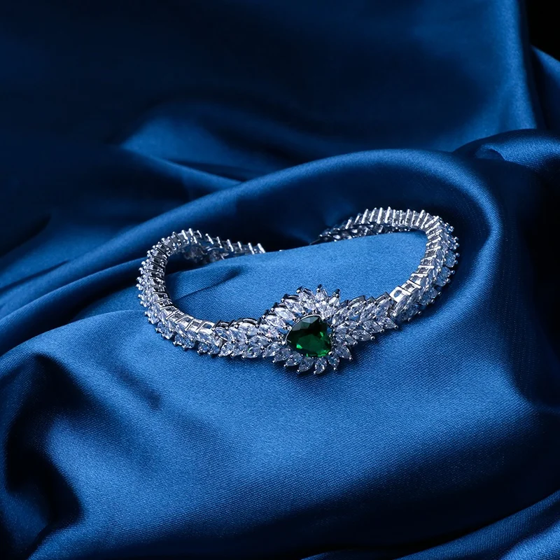 High Quality Brand New Fashion Luxury Sparkling Square Cubic Zircon With Green Stone Jewelry set For Wedding Party Occasion