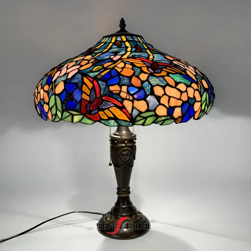 Colored Glass Hand Welding Process European Vintage Square Lampshade Stained Glass Tiffany Style Table Lamp Wholesale