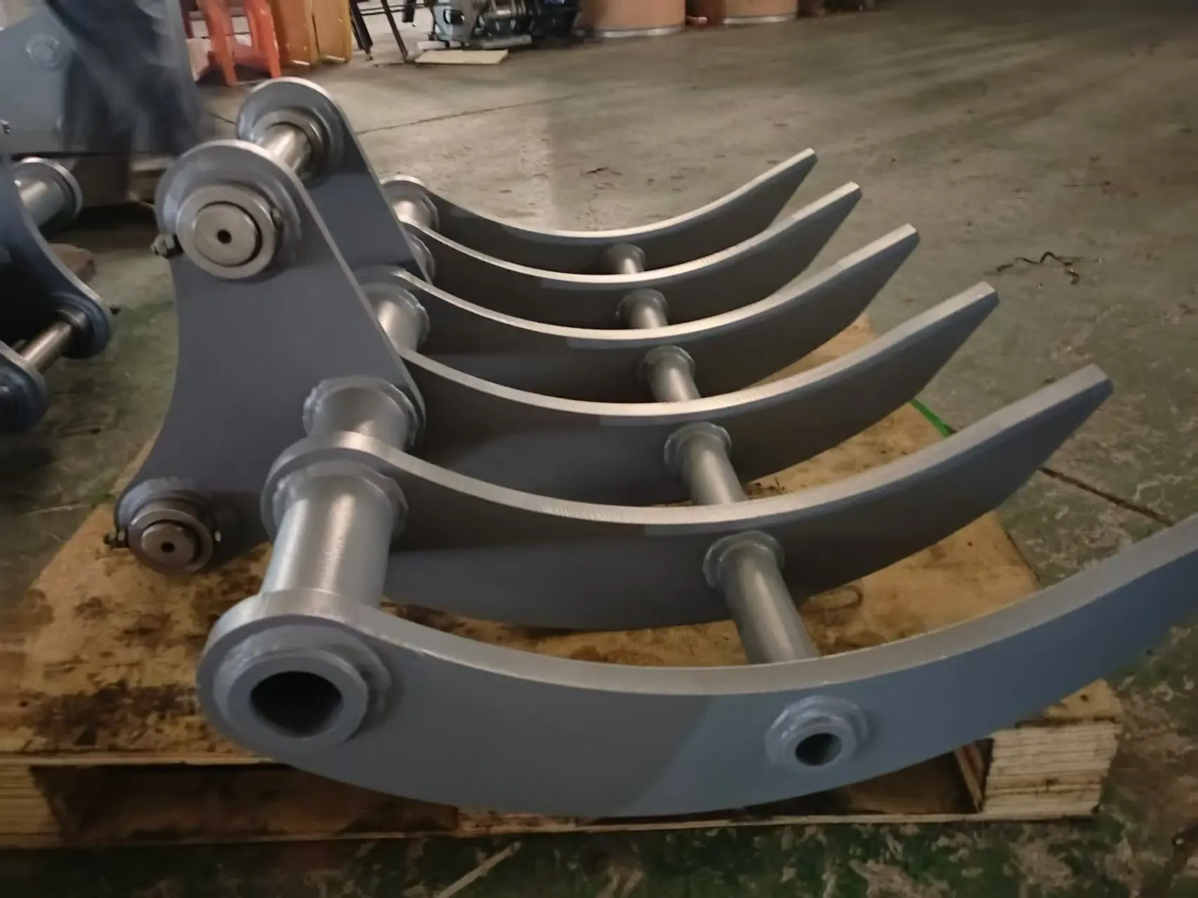 Efficient Hay Rake and Leaf Rake Attachment for Excavators Easy to Operate