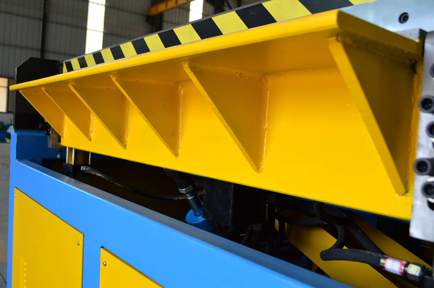Hvac square duct forming machine