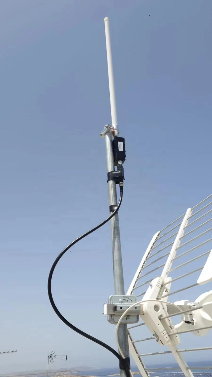 Best Verified Waterproof High Rejection Low Noise Figure Gain Adjustable  915Mhz RF Amplifier For Helium Hotspot Signal Booster