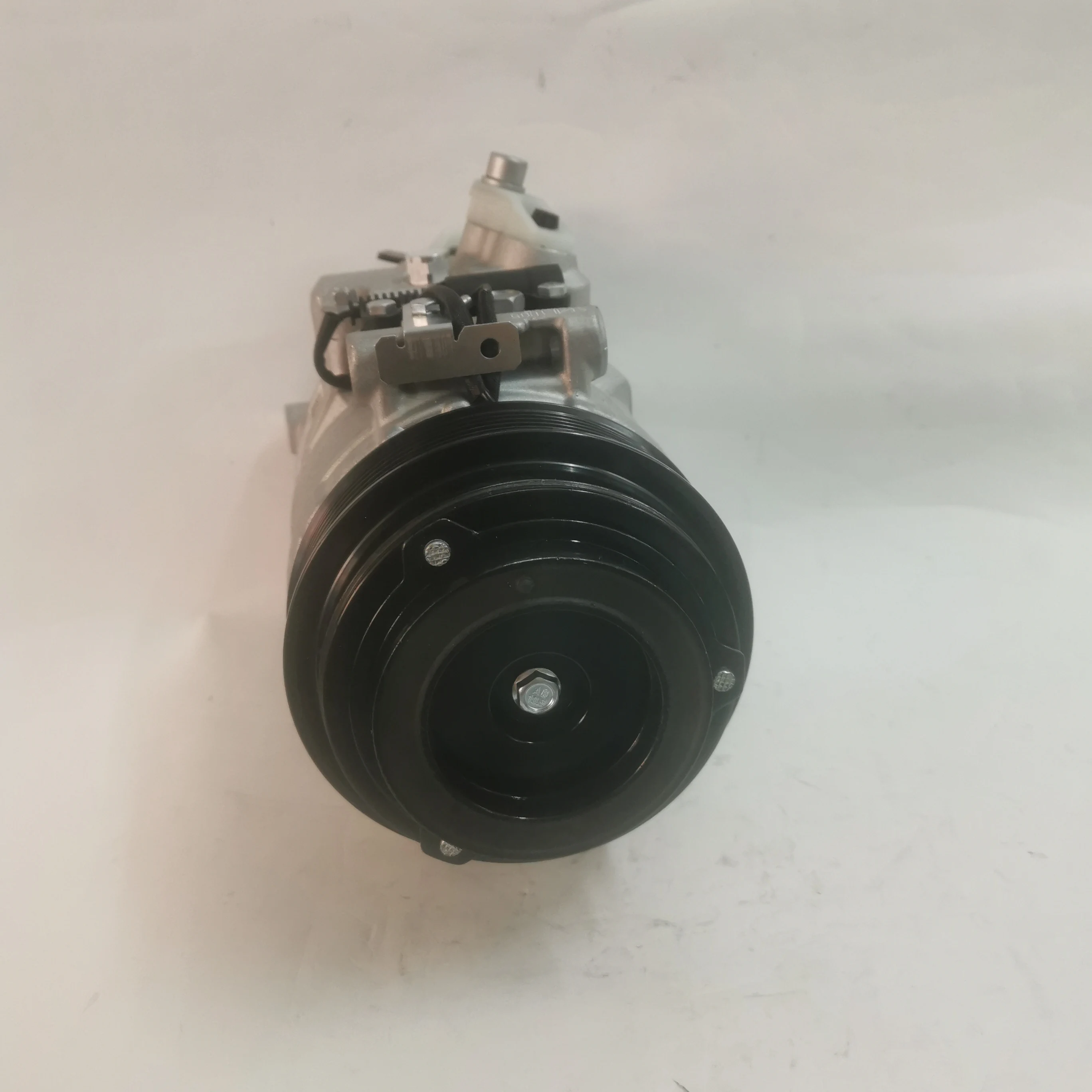 8FK351175011 000230201180 0002307011 A000234311 co105111c Car Aircond compressor for Mercedes Benz W140 CPMB3997