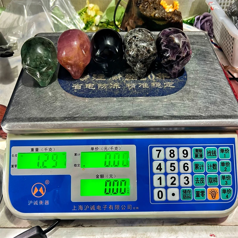 Kindfull Wholesale Beautiful  5.5CM Polished Crystal Mix Materials Alien Head for Sale