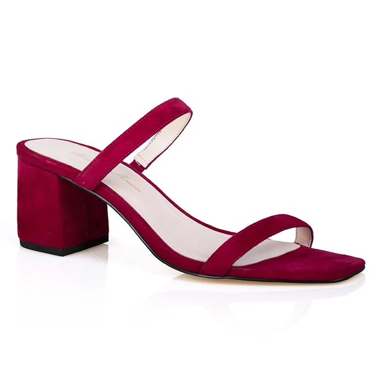 Женские босоножки на высоком каблуке