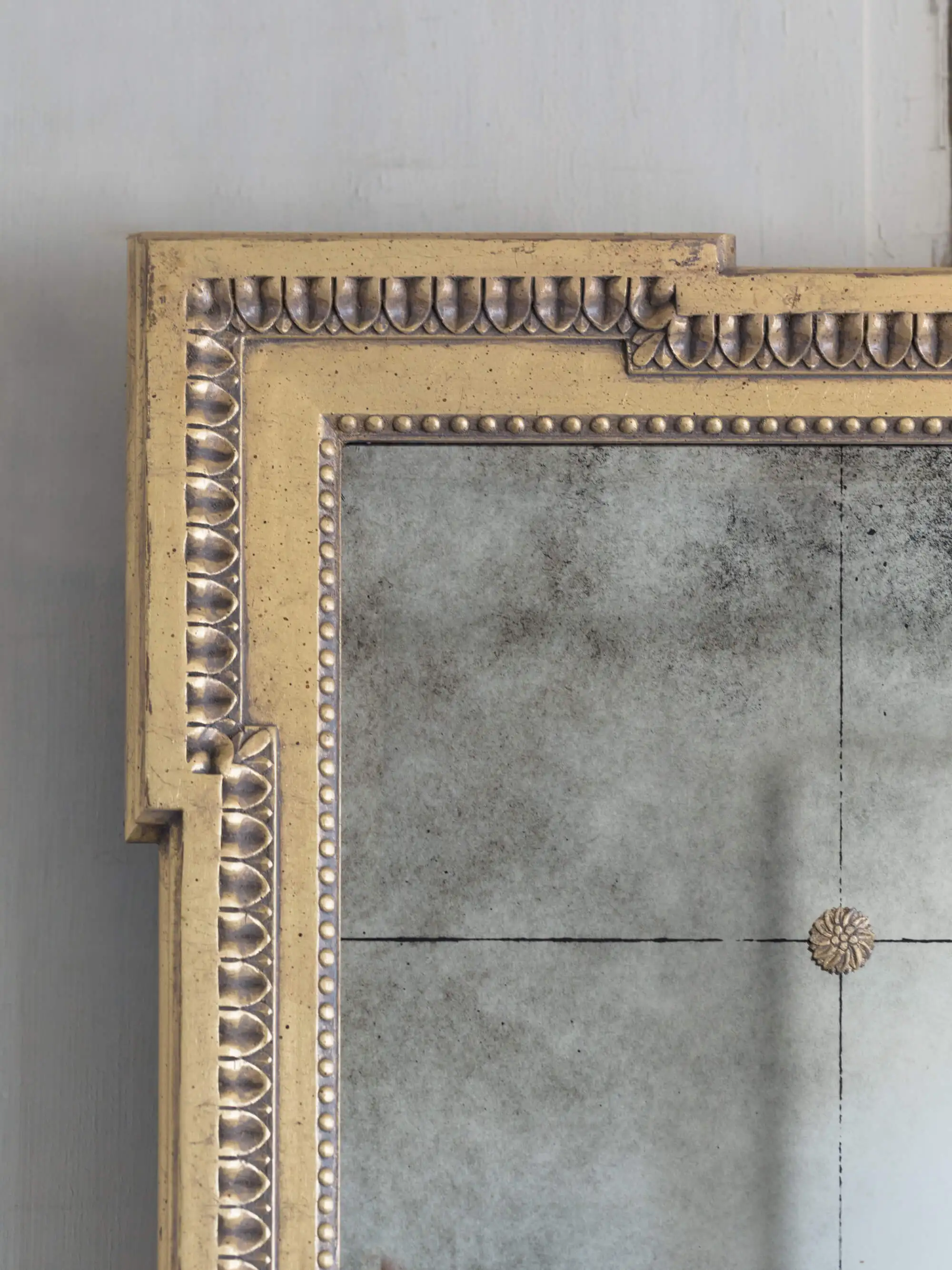 Traditional French Antique Rectangular Delicate Floral Carvings Fireplace Mantle Wall Mirror Glod Court Livingroom  Frame Mirror