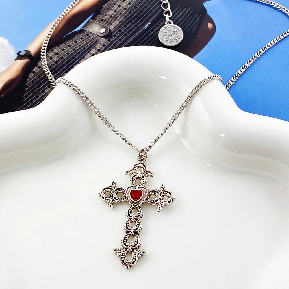 Vintage gothic punk necklace gothic cross crystal heart pendant necklace baroque gothic style accessories