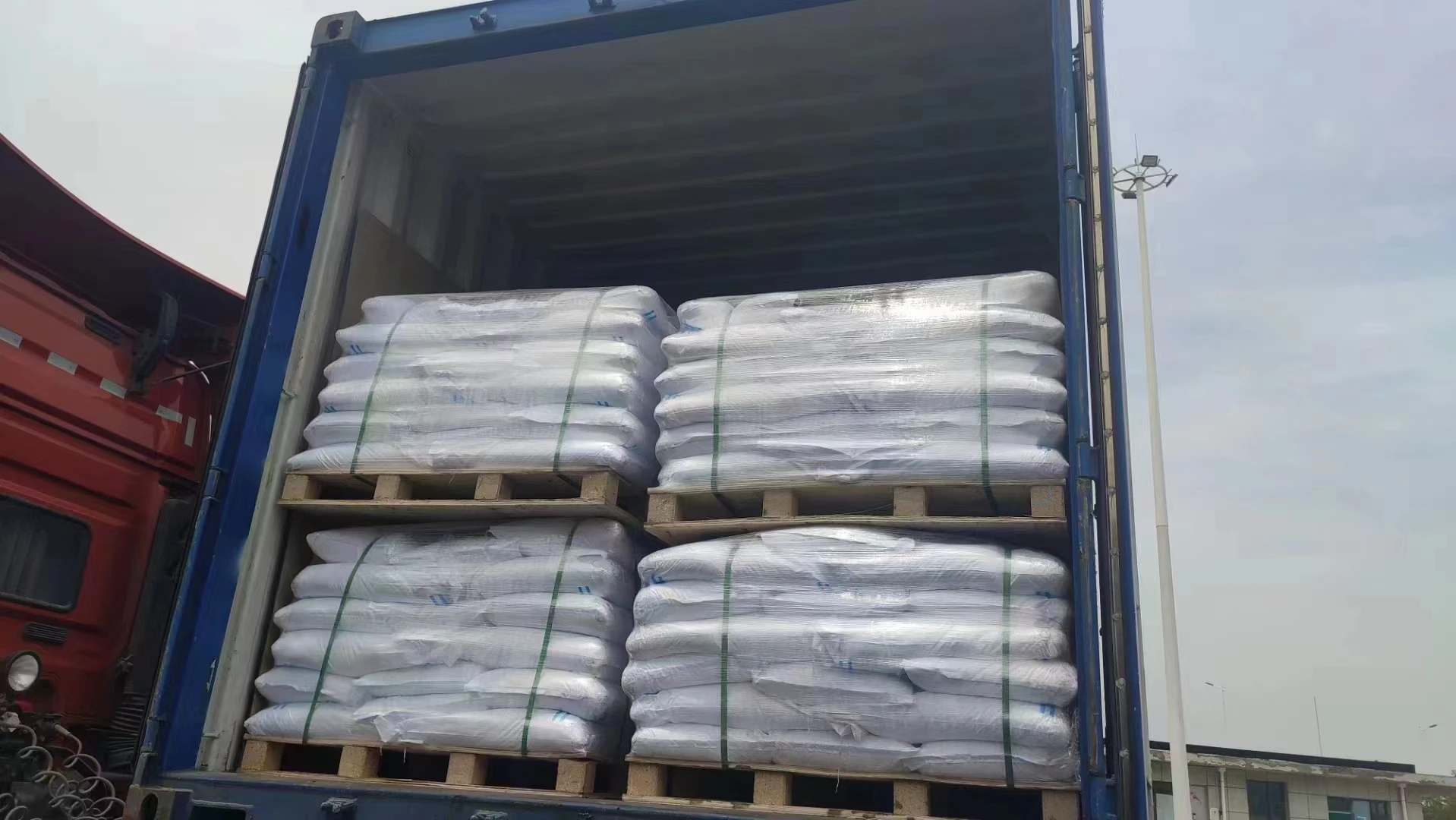 Wholesale prices for Chinese factories High quality manufacturer food grade liquid fumed Powder silicon dioxide CAS 14808-60-7