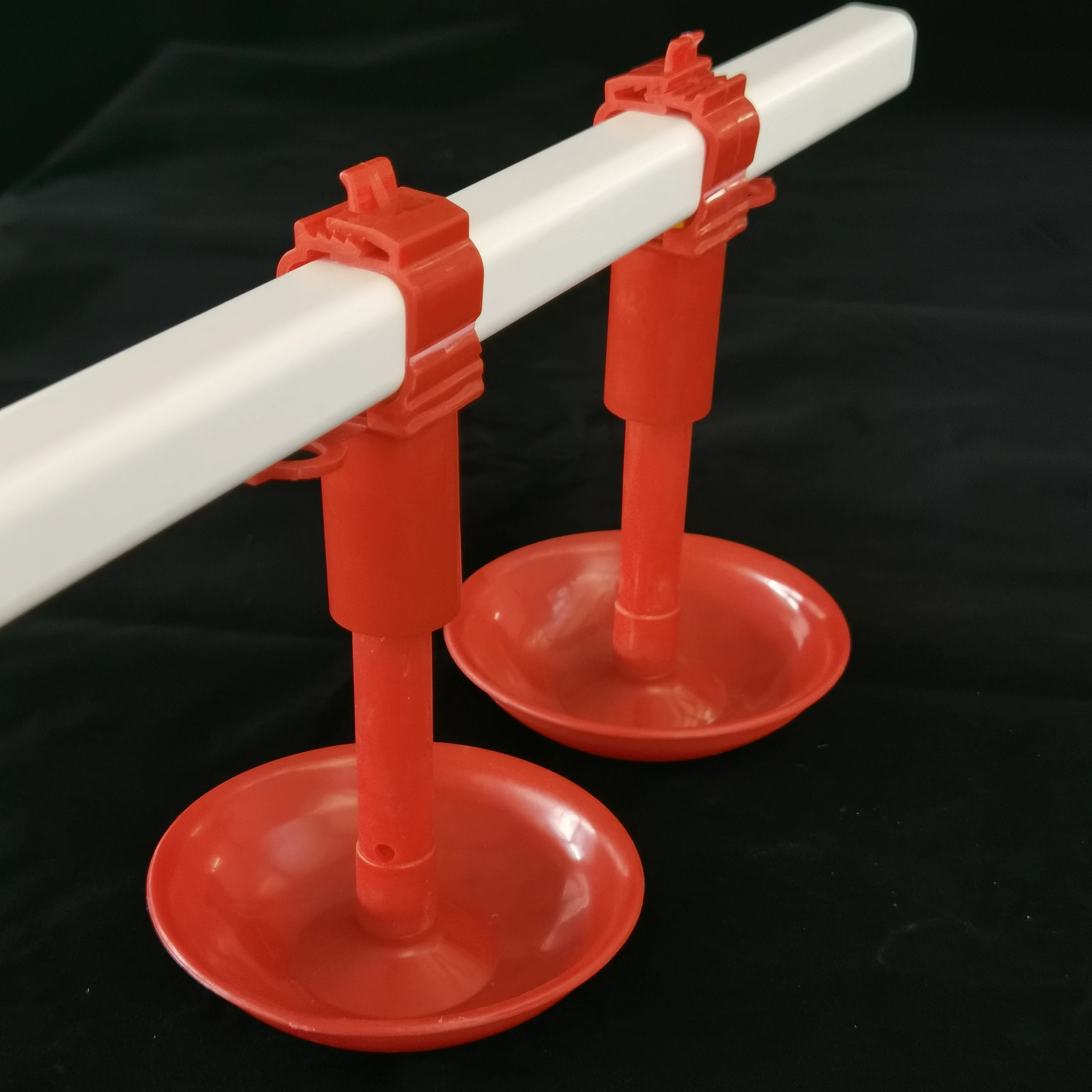 Durable In Use Drinker Chicken Poultry Farm Nipple Drinker Chicken Poultry Automatic