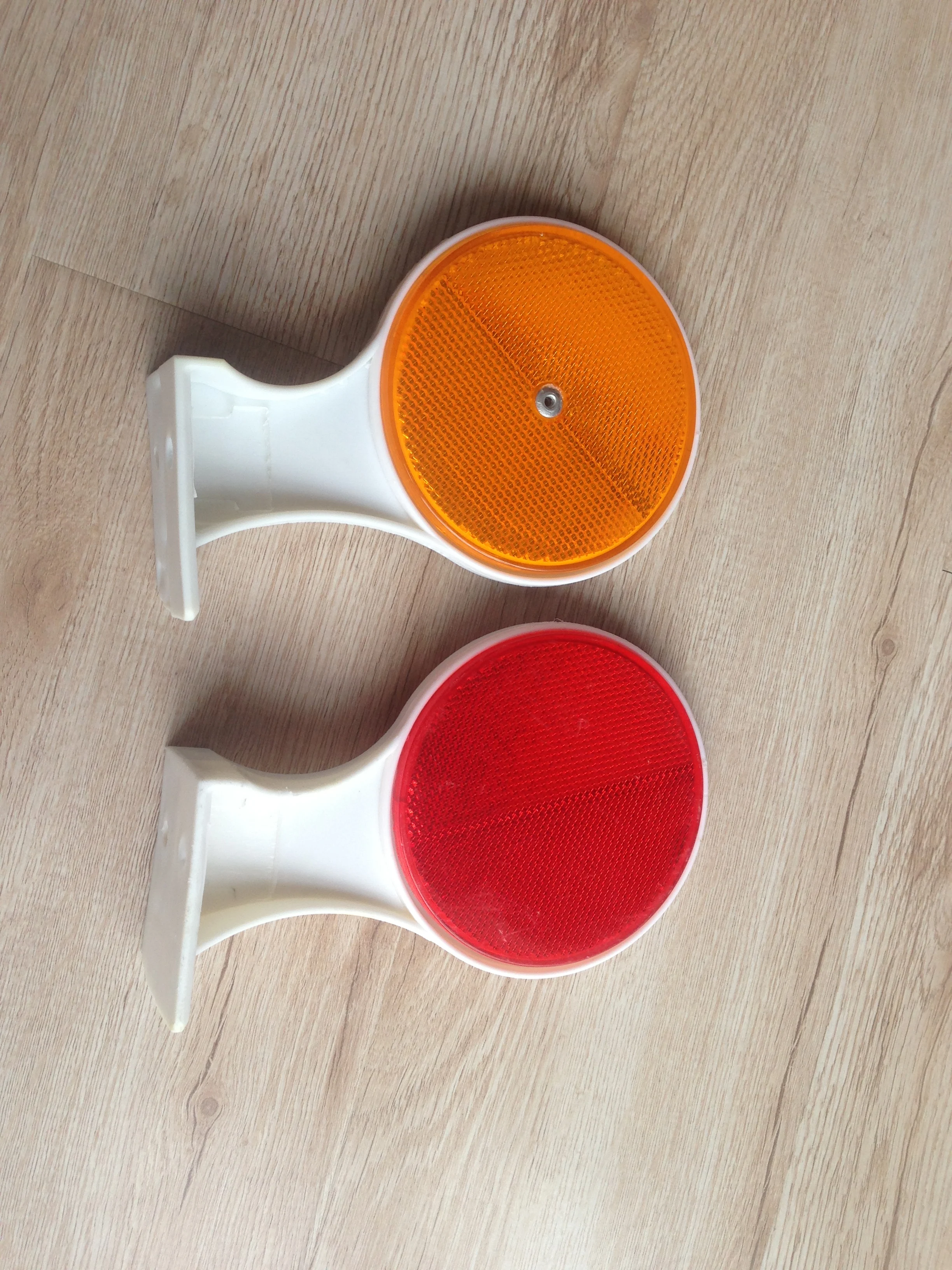 Двухсторонний отражающий рефлектор Highway dia100 мм кронштейн из ЭВА дорожный