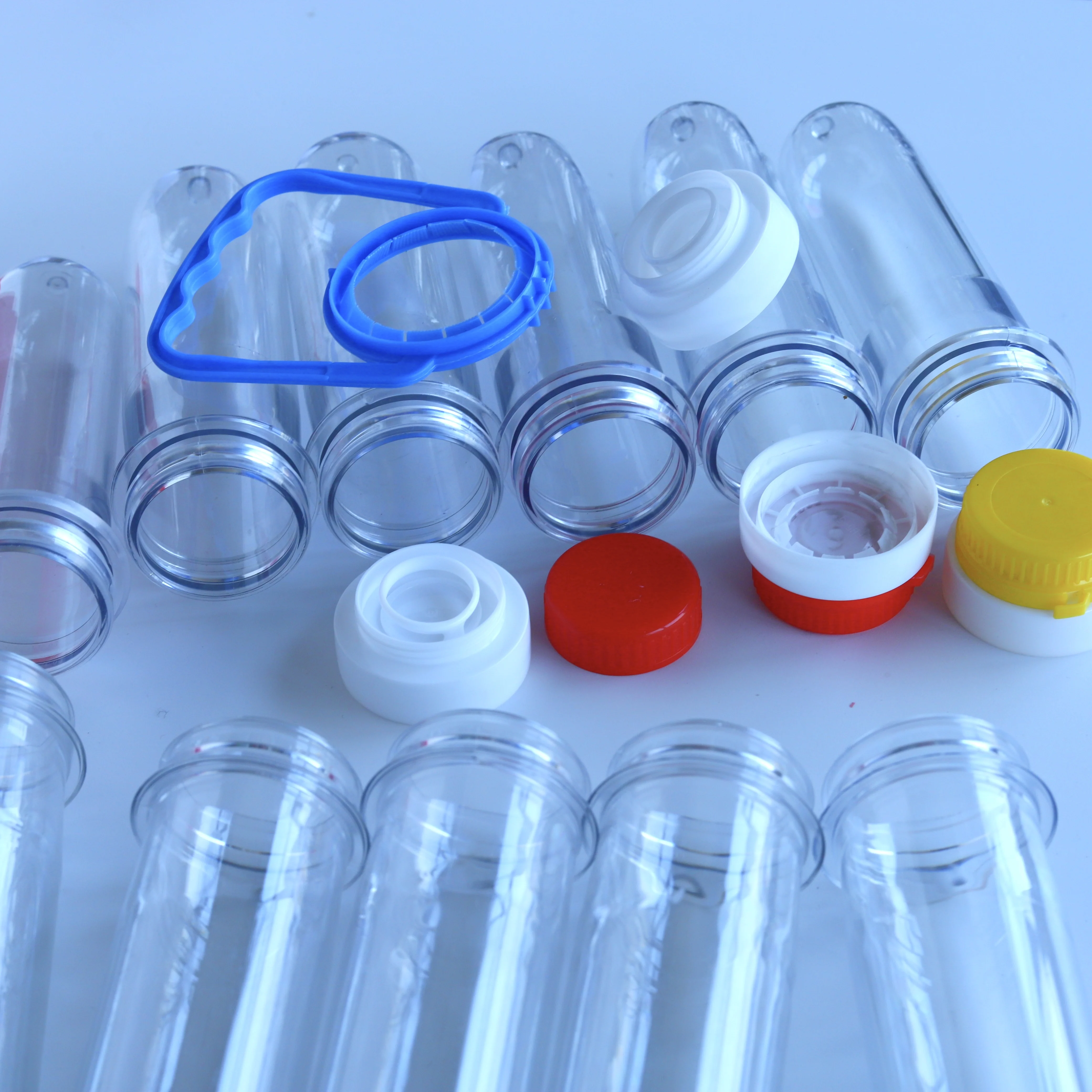 Customized Color 62mm Cooking Oil Preform 10 Liters Vegetable Oil Plastic Bottles 145 g PET Plastic Preform With Lids And Handle
