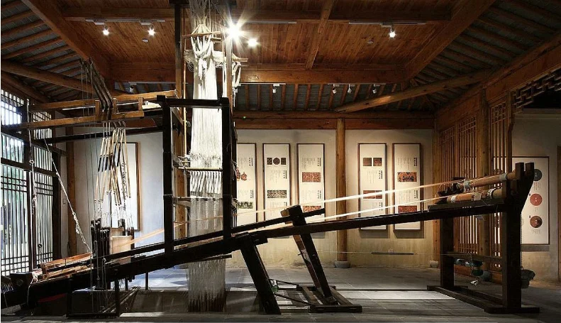 Mulberry real silk traditional craft jacquard weave song silk brocade jacquard fabric green pure silk fabric for garments