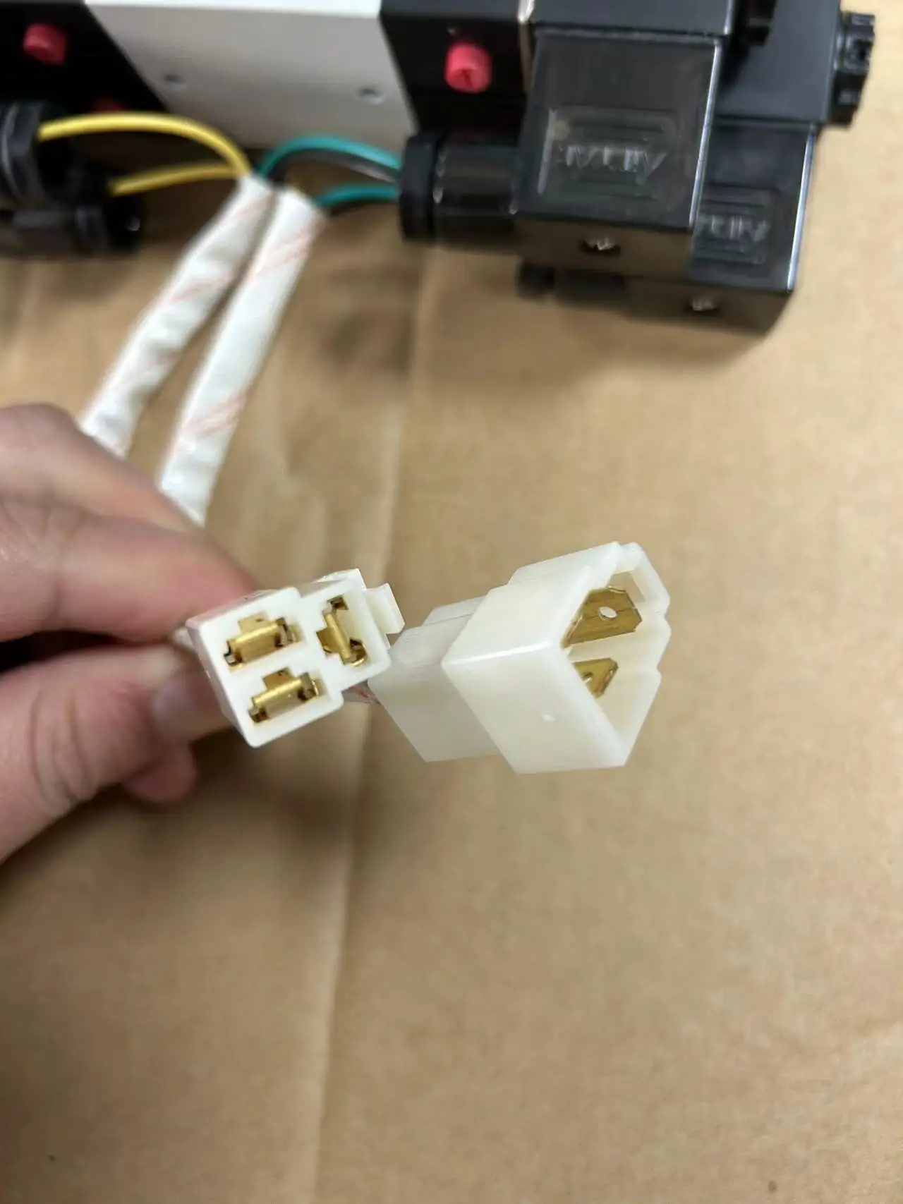 High quality door pump solenoid KHA-016E is suitable for Chinese buses