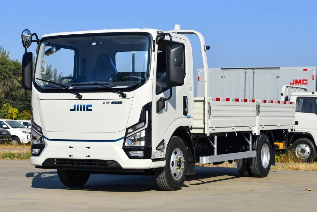 JMC E Luda Mini Van Новый энергетический коммерческий автомобиль 77 кВтч Подержанный грузовик