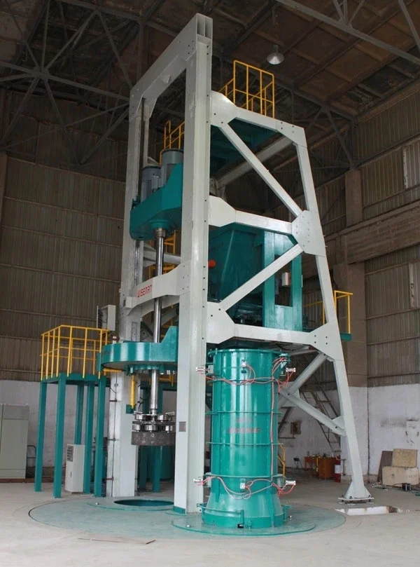 Vertical pipe making machine