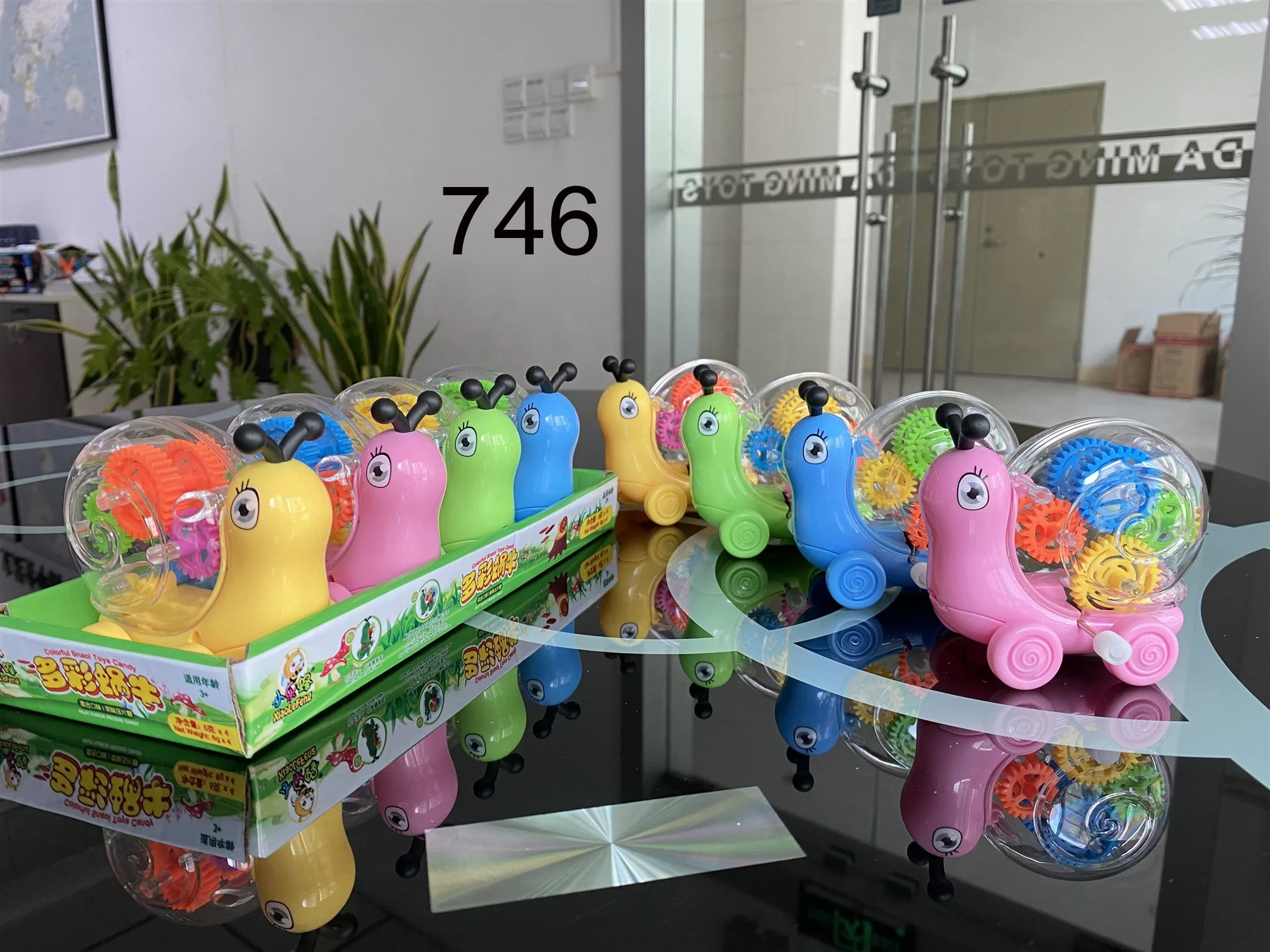 Juqi New Candy Toys Halal Kosher Confectionery Sweets Dulces con Juguetes Colorful Snail Toys Candy