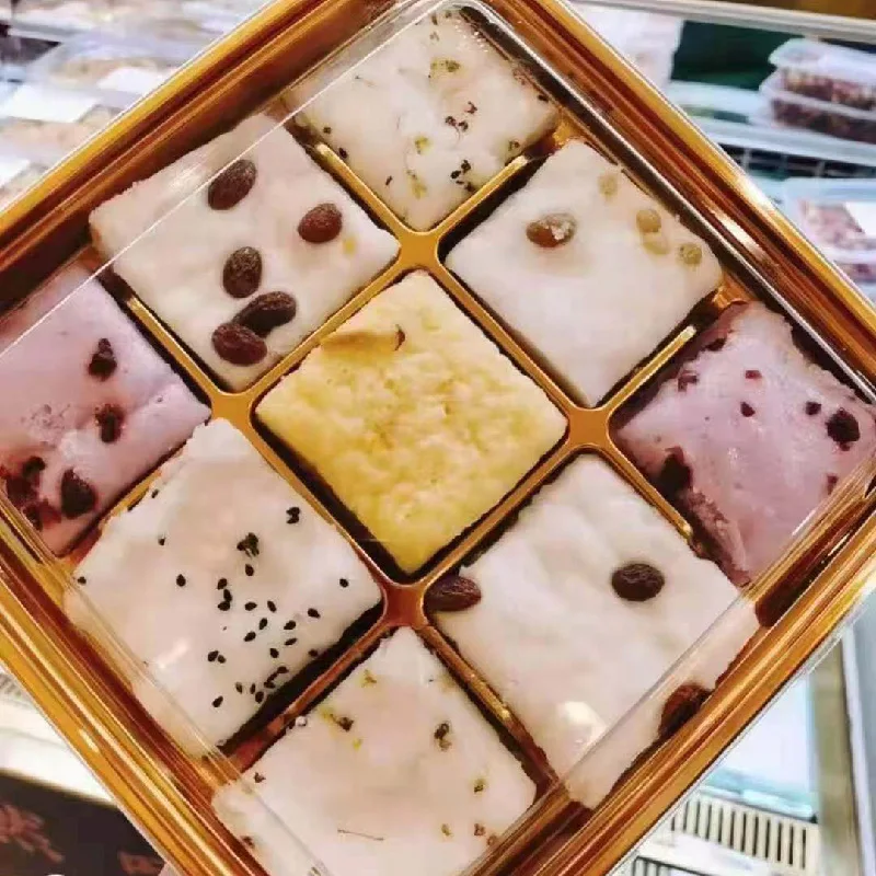 IMEE Disposable Gold 9 Compartment Strawberry Chocolate Box Plastic Brownie Cake Containers Black Transparent Food Box Divided