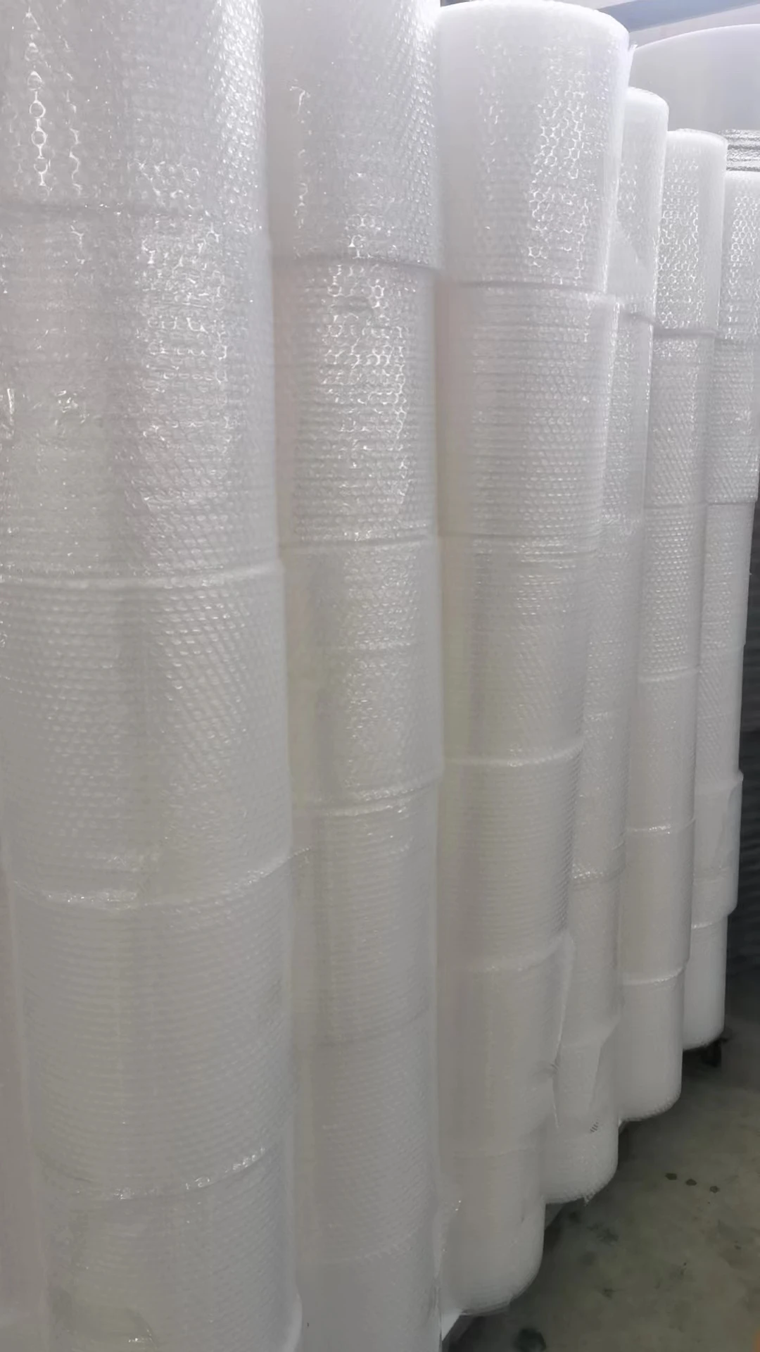Shock-proof Bubble Wrap Cushioning Packaging Bags Air Bubble Film Roll for Transportation Protection