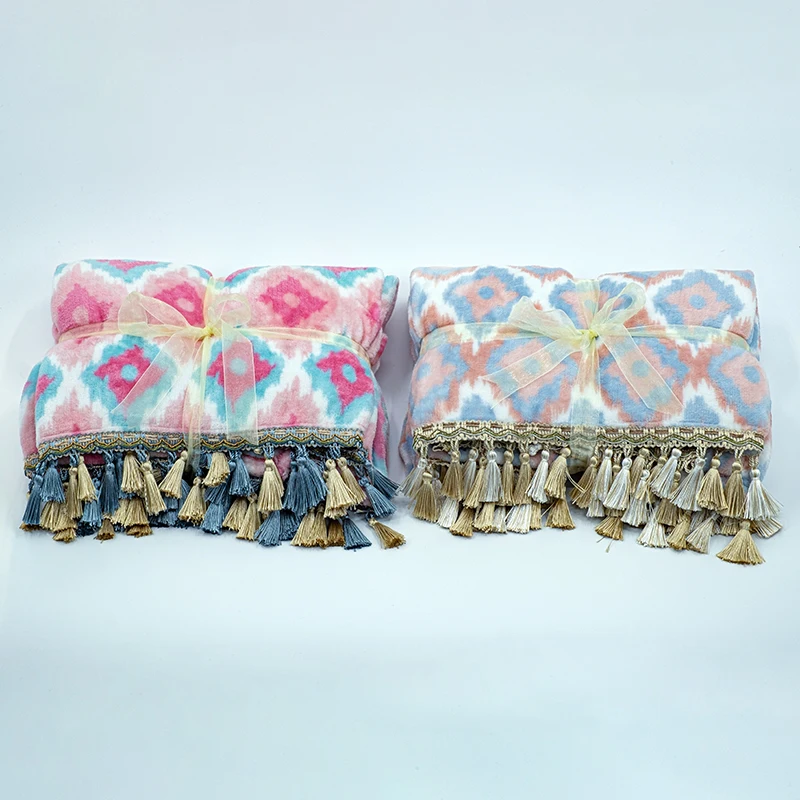 
100% polyester Royal Tassel Blanket with Northern European Style Design 