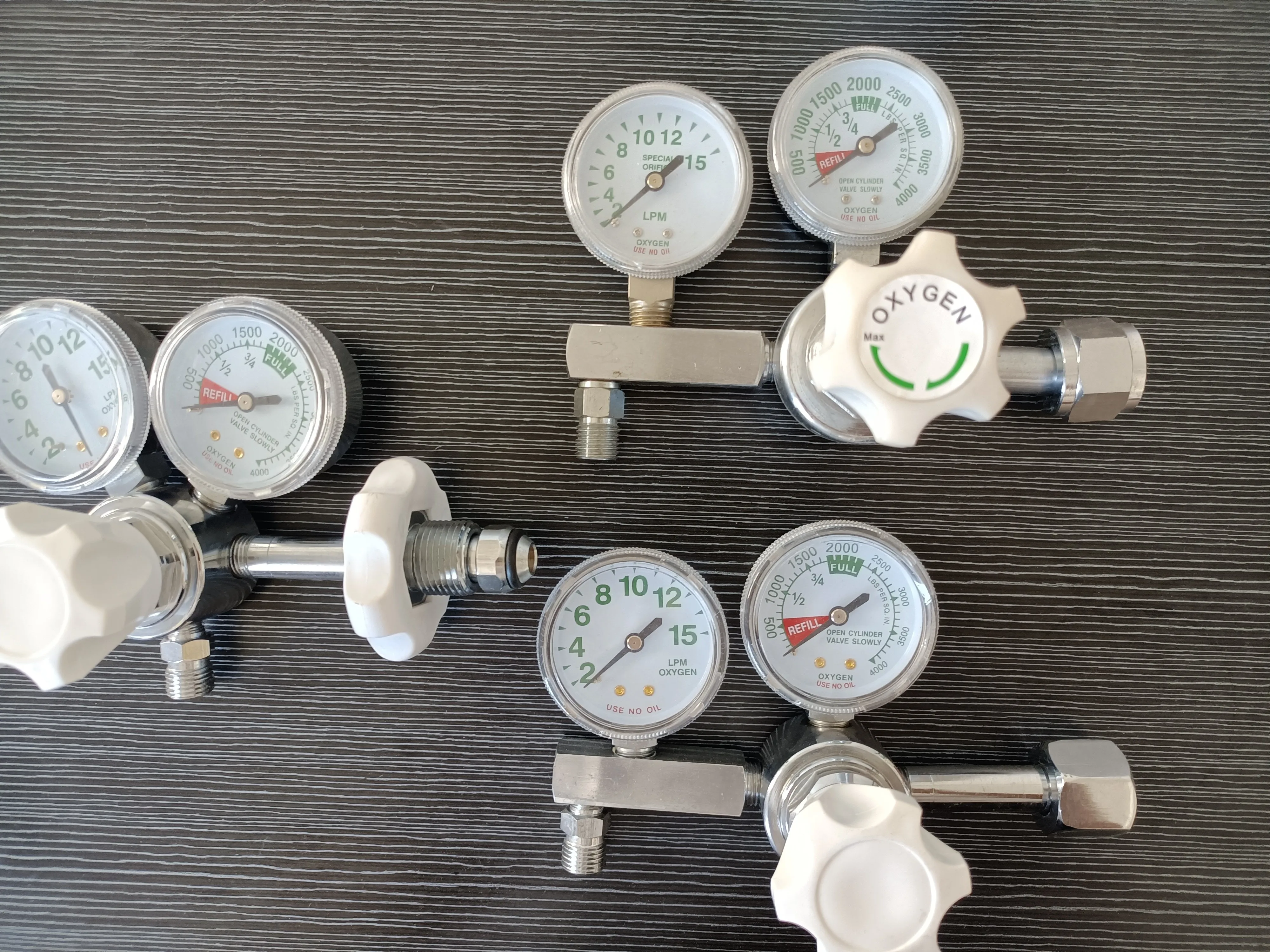 Hospital medical Oxygen Regulator CGA540  with double manometer