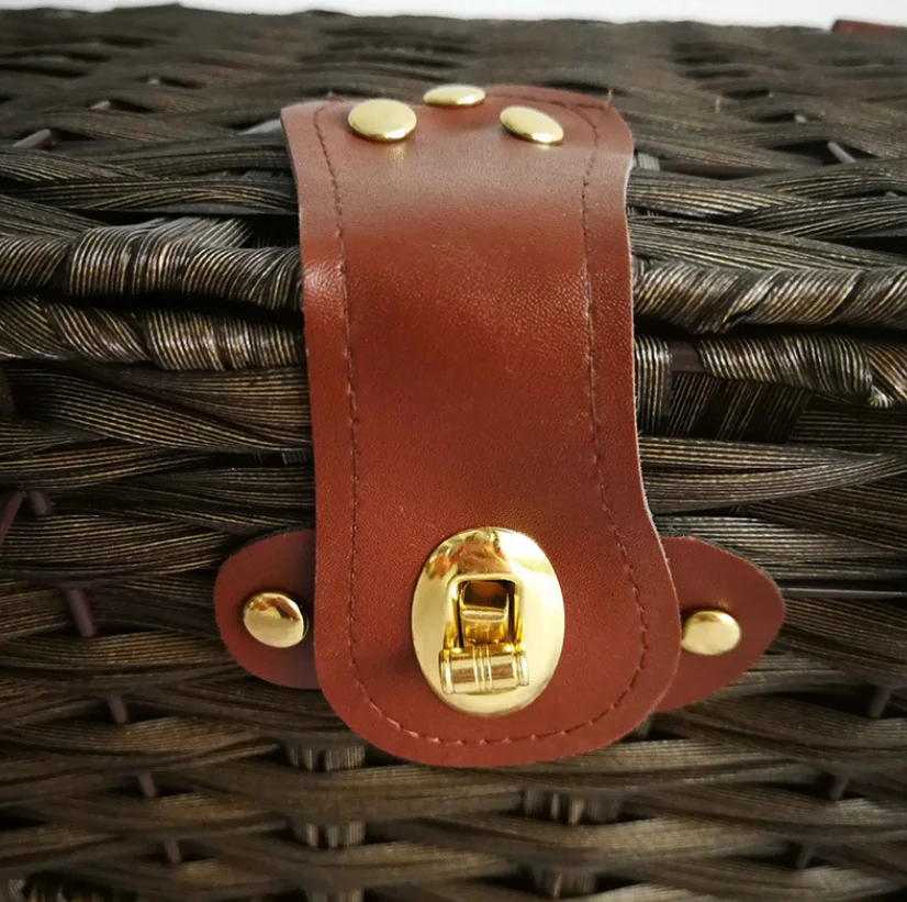 Gemmaart Wicker Picnic Basket with Wooden Lids Large Picknick Hamper with Handle for Camping Valentine Day Birthday Brown