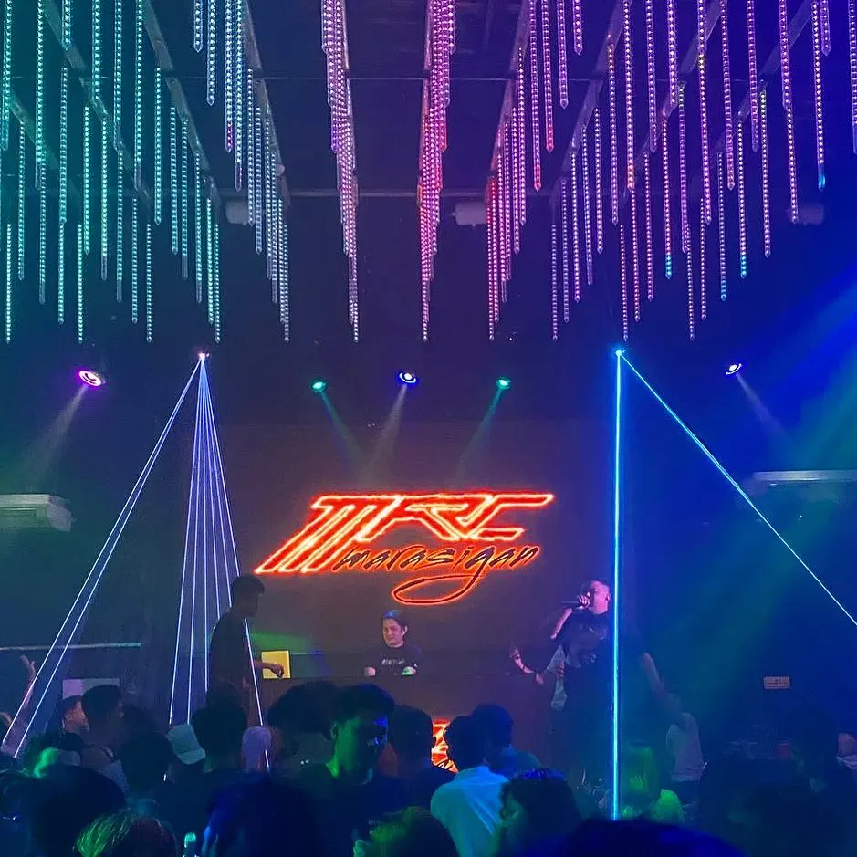 2024 Hot-Sale 0.5M/1M IP65 DMX LED nightclub Meteor lighting 24v 12W RGB Artnet-control DVI/studio standard program