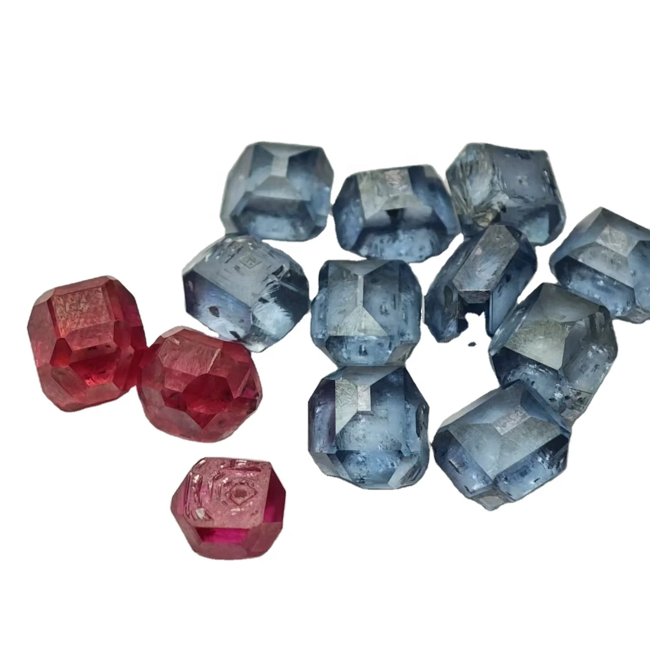 CVD лабораторный Выращенный цветной необработанный алмаз HPHT розовый Буле зеленый желтый алмазный материал