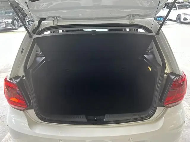 2018 Volkswagen Polo Safety Edition хэтчбек 1.5L автоматический с тканевыми сиденьями R14 шины FWD привод левое Рулевое управление
