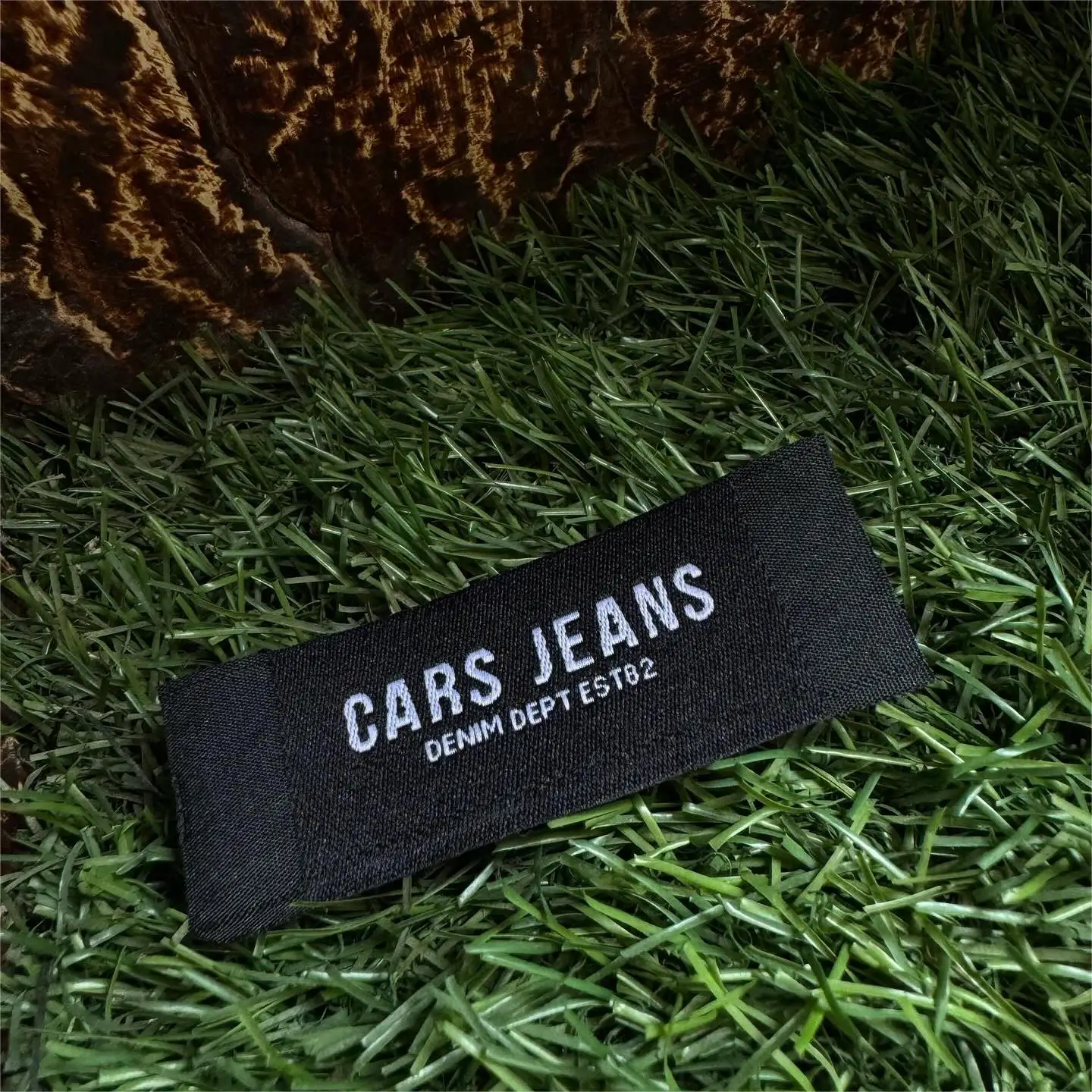 Custom Brand Name Clothing Sewn Logo Stitching Garment Woven Label for Textile Products