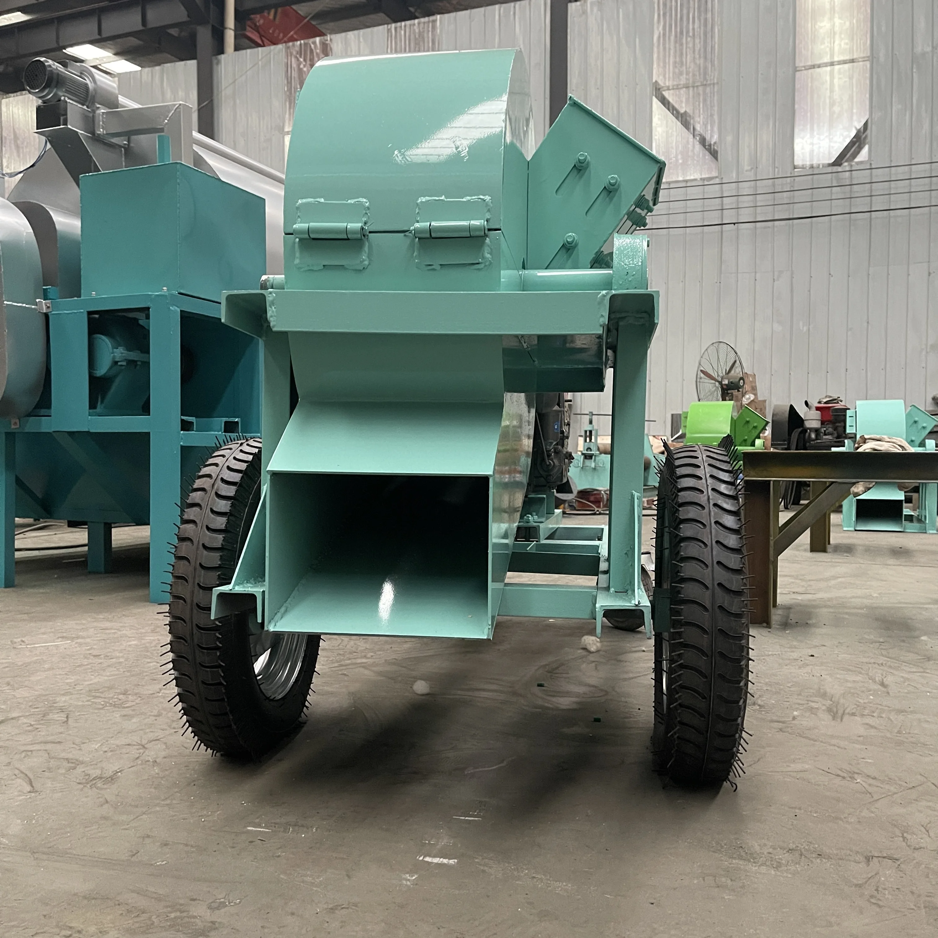 CE Certificate Forestry Machinery Firewood Processor 6.5HP Gasoline Wood Crusher Small Chipper Shredder