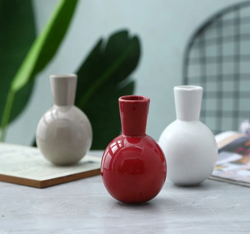 Nordic Style Ceramic Glazed Bud Vase Modern Luxury Flower Vase for Home Hotel Decor Vintage Design Inspired by Chinese Style