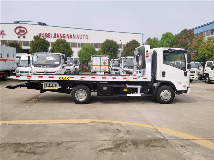 Japan Brand 4X2 9ton tow Wrecker Recovery Truck for Sale in dubai