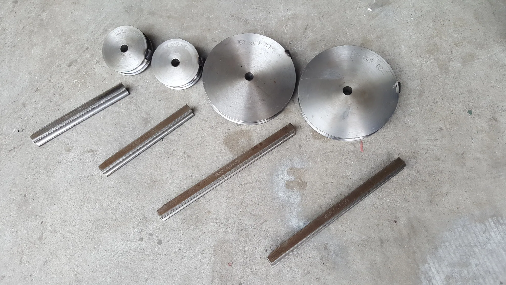 Angle U-shaped round and square tube stainless steel iron aluminum copper small light fast manual die Bender Bending Machine