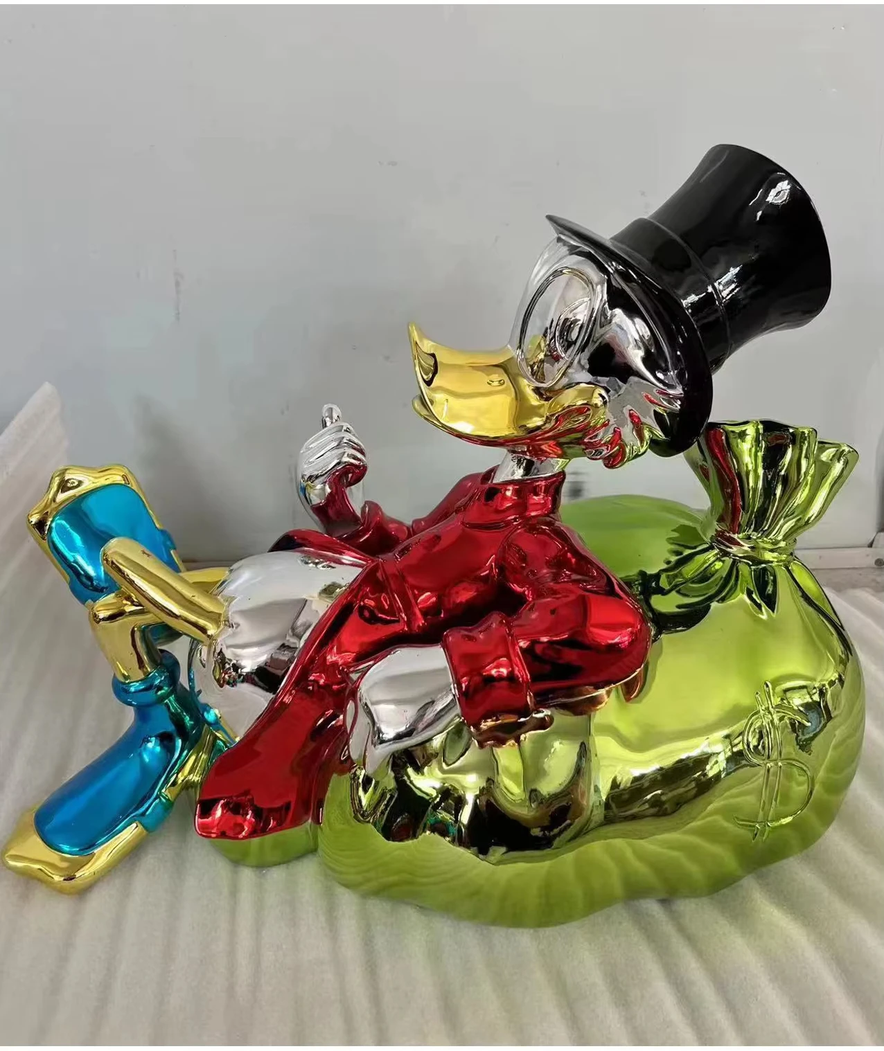 Popular Home Art Sculpture Gold Chrome Plated Donald Duck Resin Statue Pop Art Sculpture Duck Sculptures Indoor