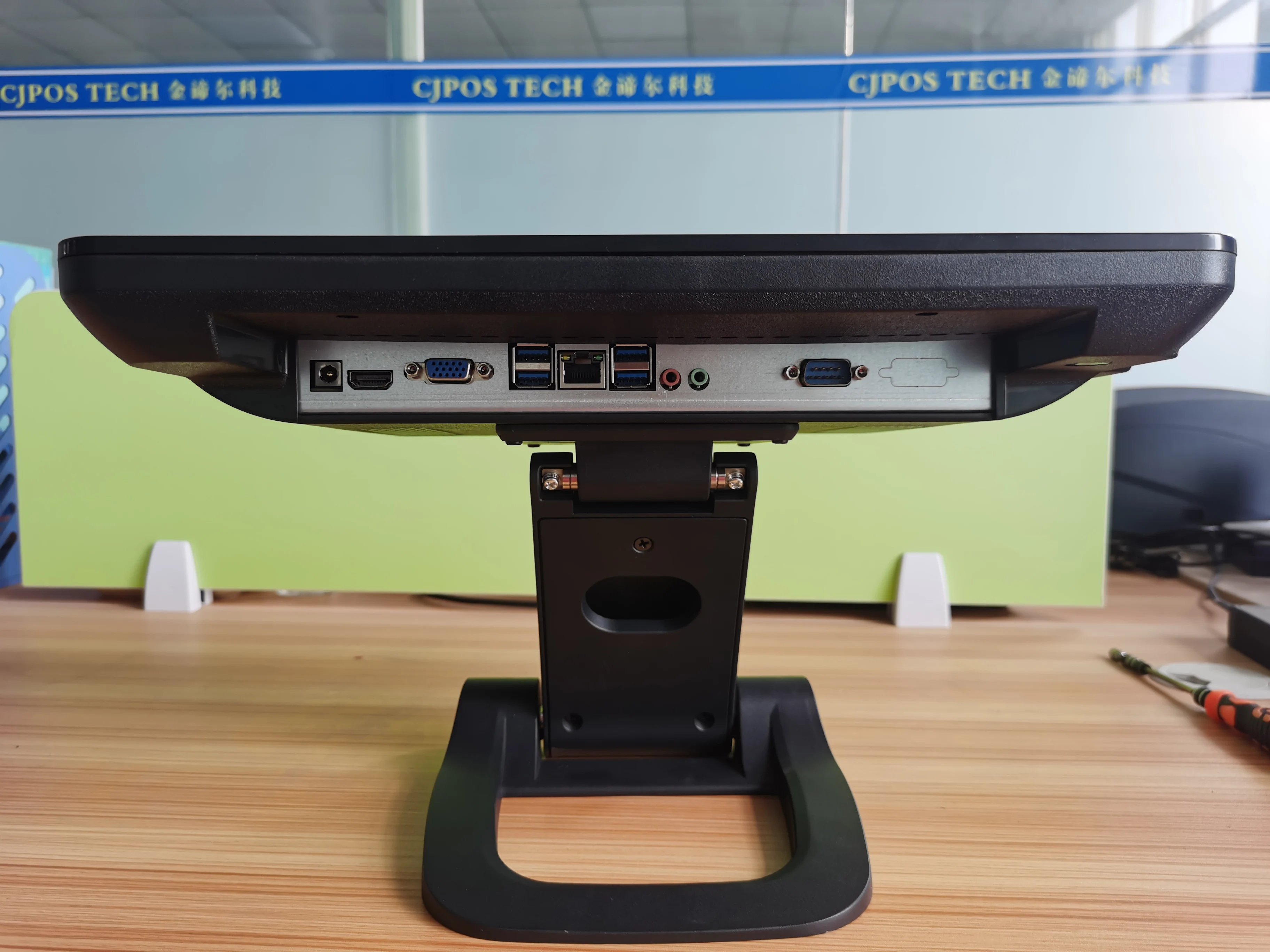 Popular POS Machine Foldable Body with 15 Inch Display for Restaurant Hospital/All In One Pos System Window 10/Retail Pos System