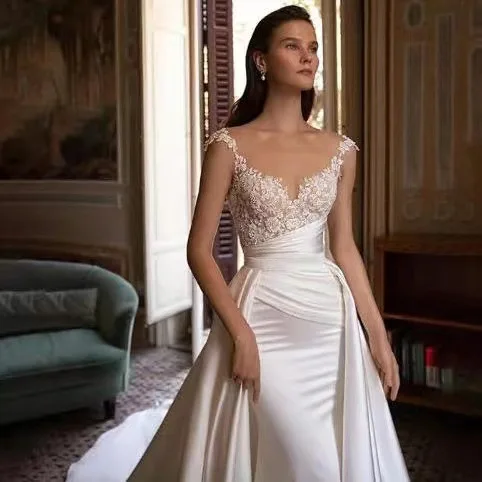 Elegant Beautiful Mermaid Wedding Dress Lace Appliques Satin Bride Dresses
