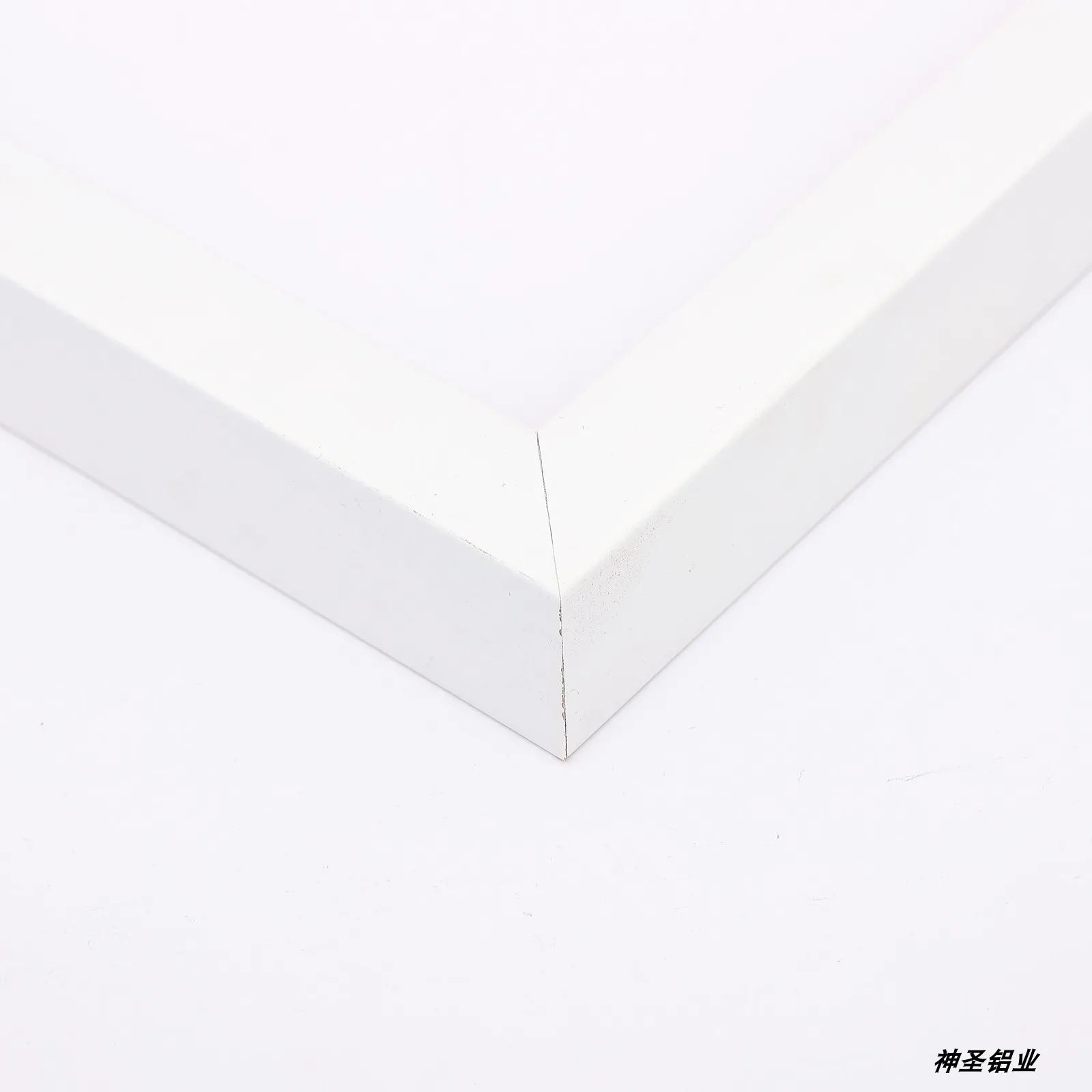 Various Good Quality  Solid wood brush color high-end line 82029 white wood flat picture frame decoration frame strip