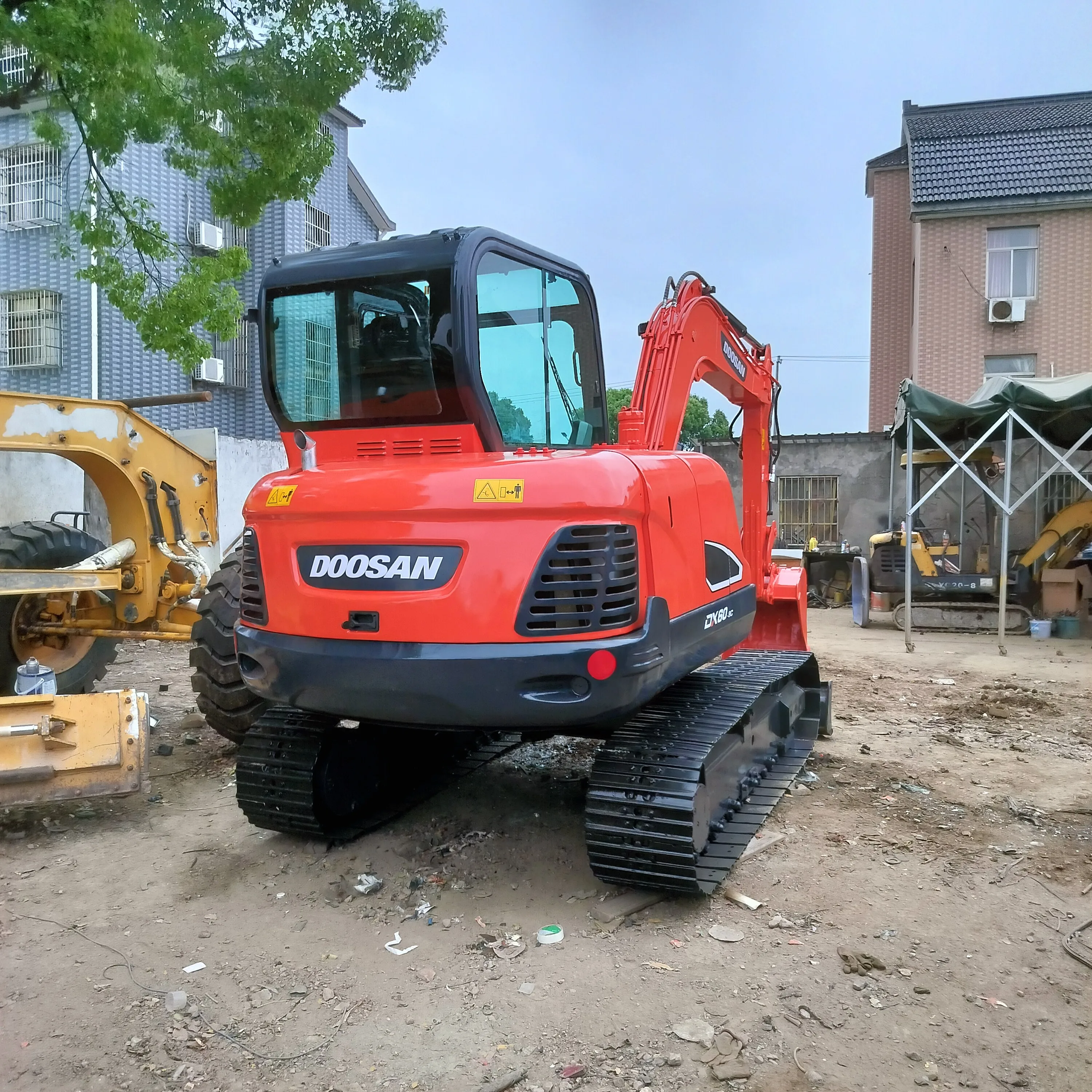 Used Doosan dh-60 dx 60 excavator Doosan Dosan dh60-7 in good condition, cheap price, for sale in Shanghai