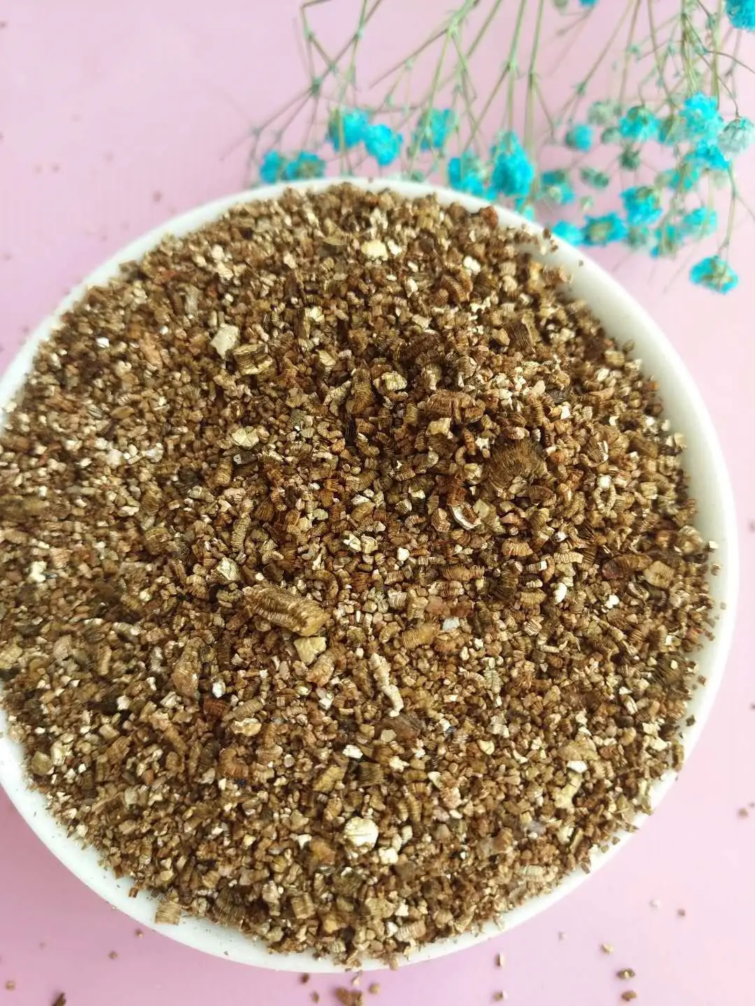 Low Price Guaranteed Quality gardening raw vermiculite from china