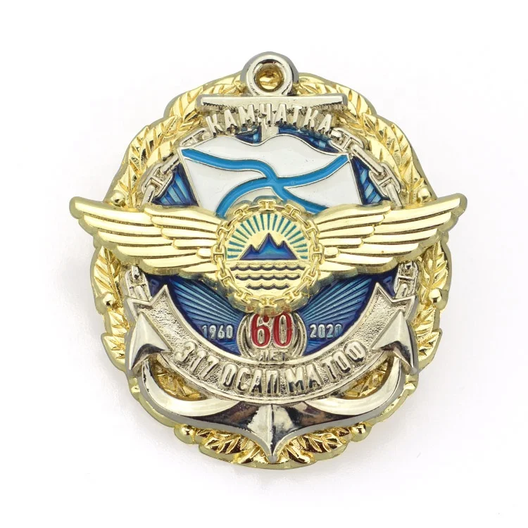 Завод изготовитель изготавливает 3 эмблемы покрытые золотом и серебристые 3D эмали металлические