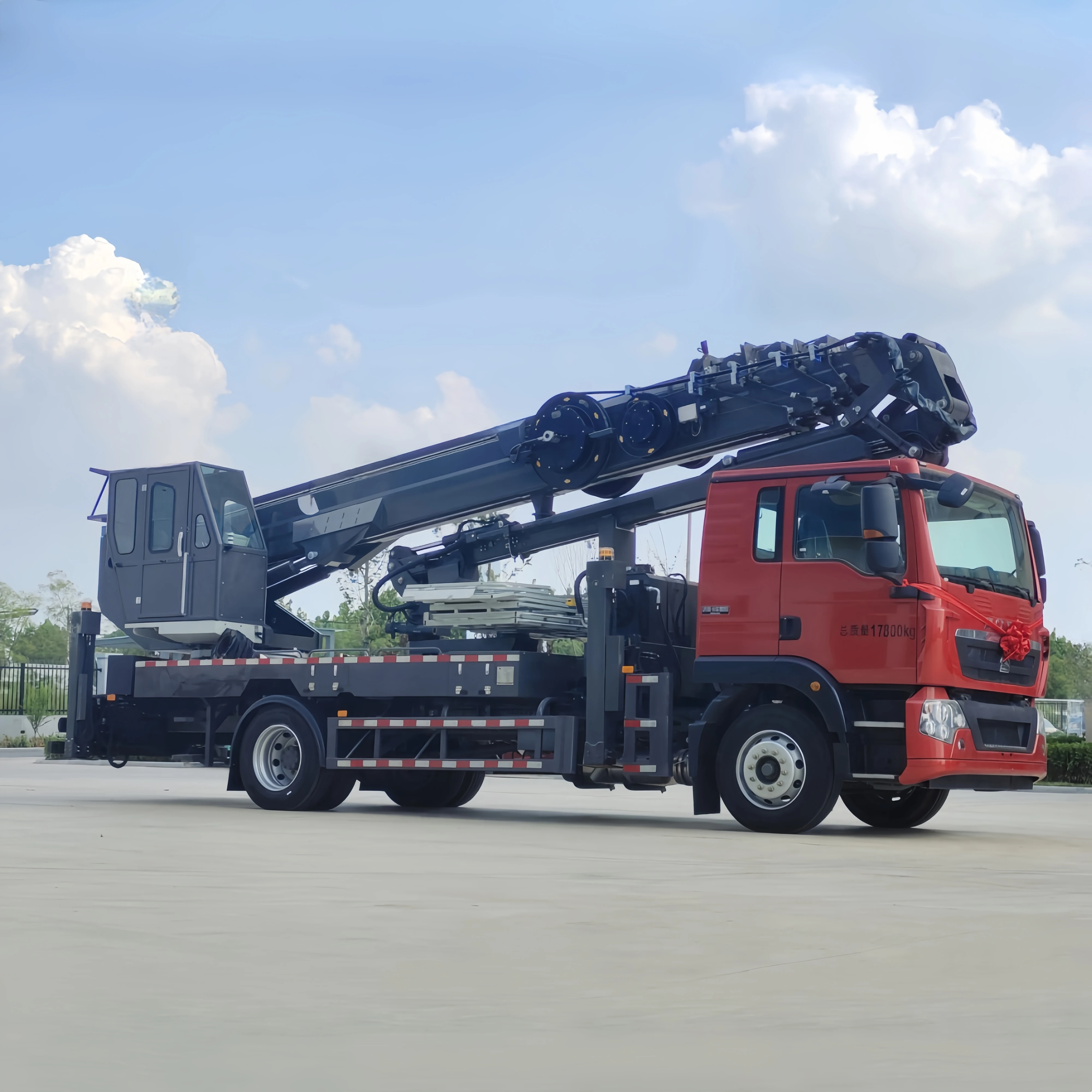 China bucket trucks factory JIUHE light bucket truck 21m 23m 25m 29m 38m 45m aerial lift bucket truck for sale