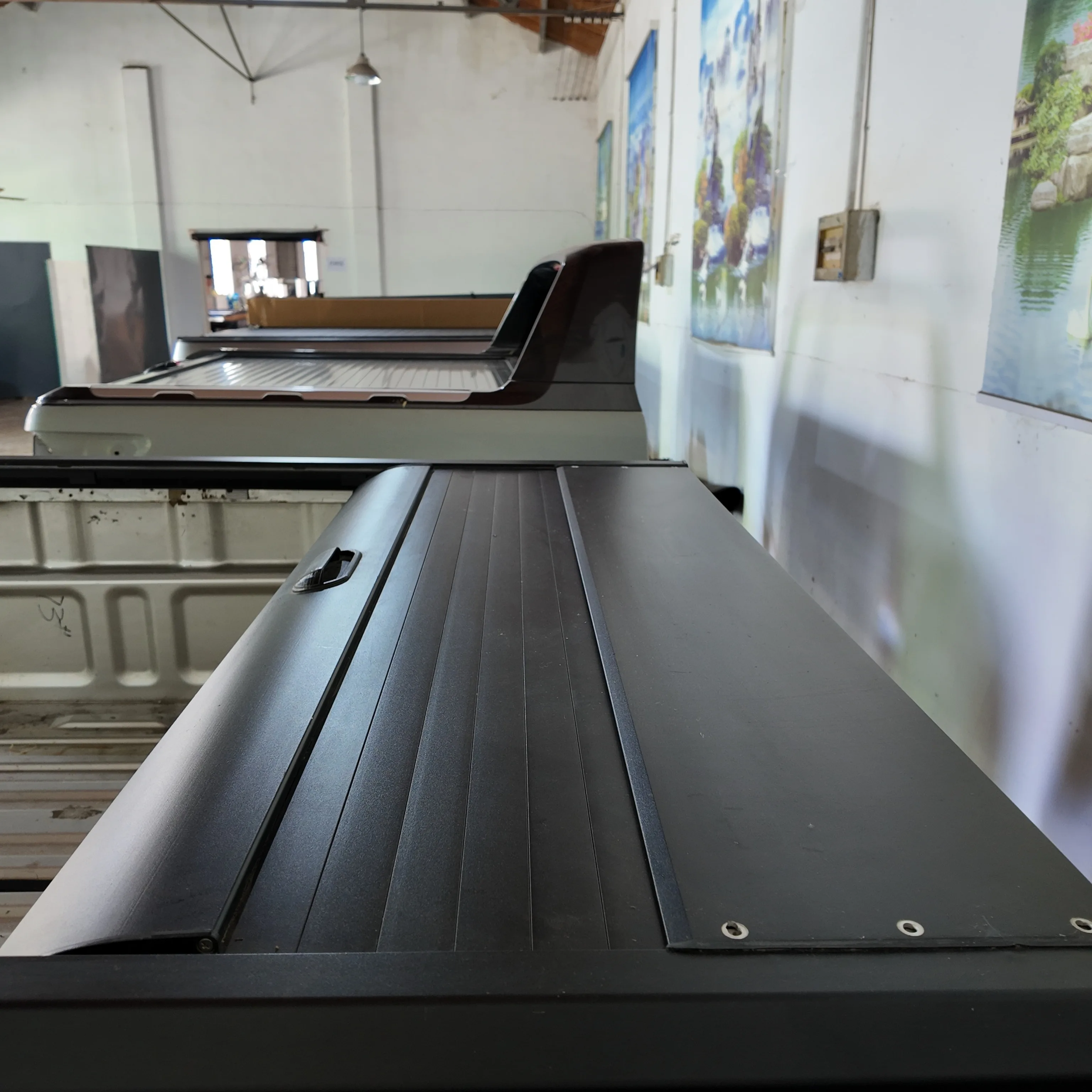 Good Performance electric roller lid shutter tonneau cover hard tonneau cover for Toyota