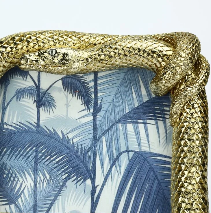 
Wholesale open hot sexy girl polyresin snake photo frame 