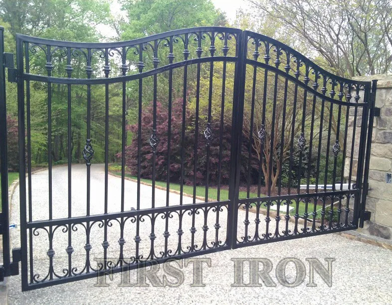 High Quality Ornamental Fence Hot Dip Galvanized Wrought Iron Gate and Fence
