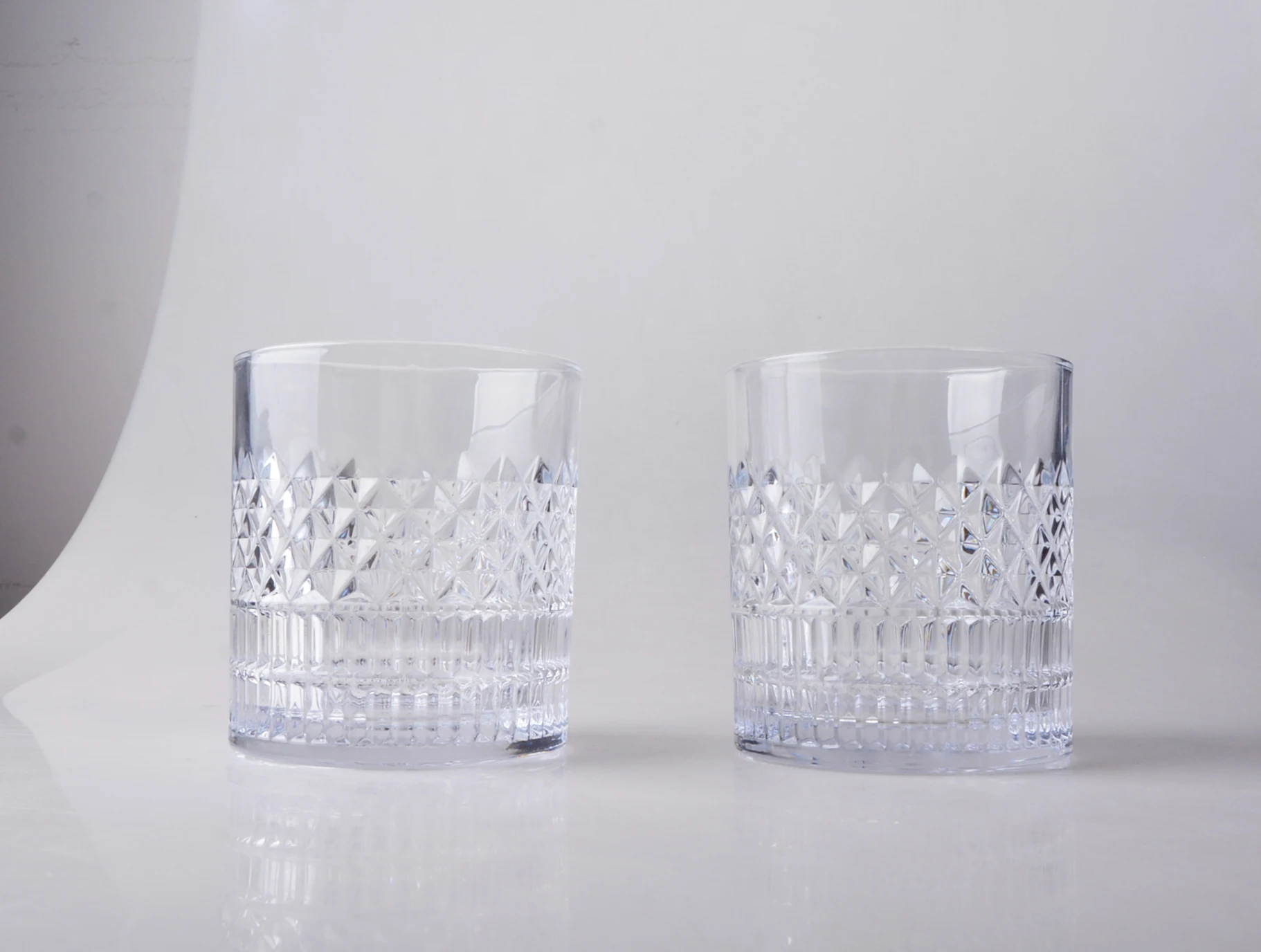 Luxury Diamond Decanter and 2 Whisky Glass Set