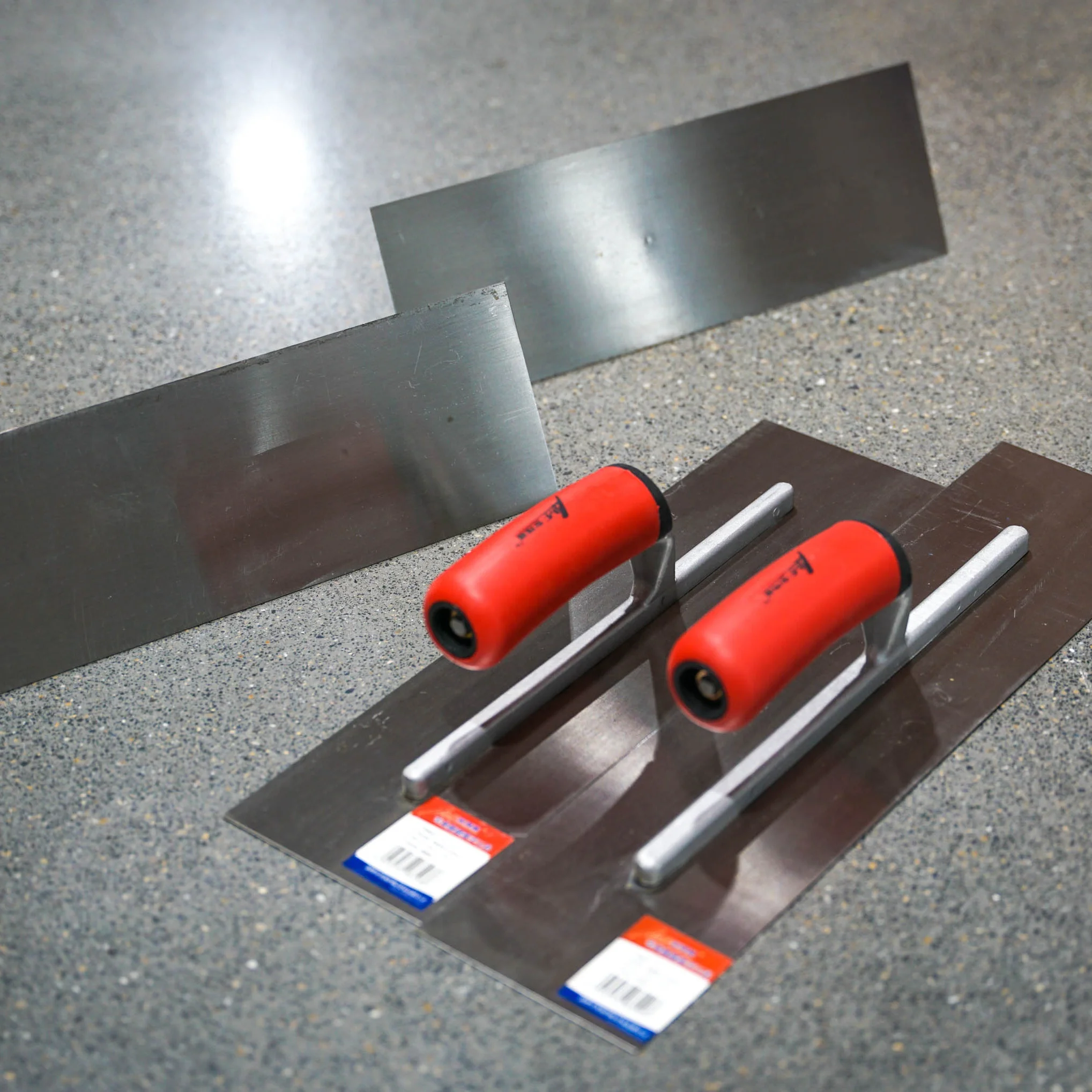 AMF TOOLS supply high quality OEM  hand held concrete plastering tool