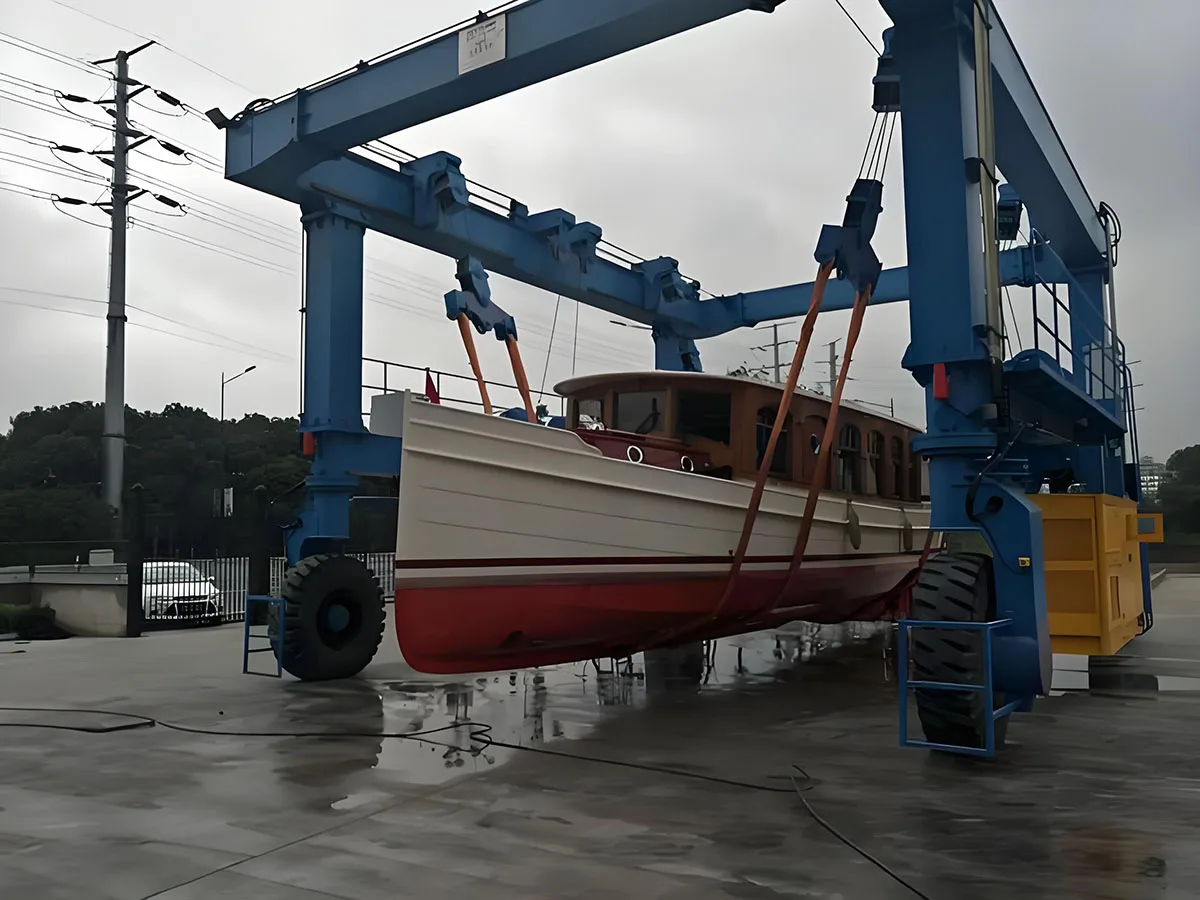 mobile boat hoist22.jpeg