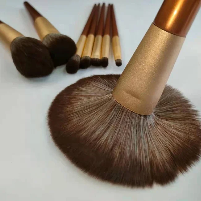 
8 Pieces Orange Origin Makeup Brush Set Long Handle Face Makeup Brushes Flat Top Goat Hair Makeup Brushes 