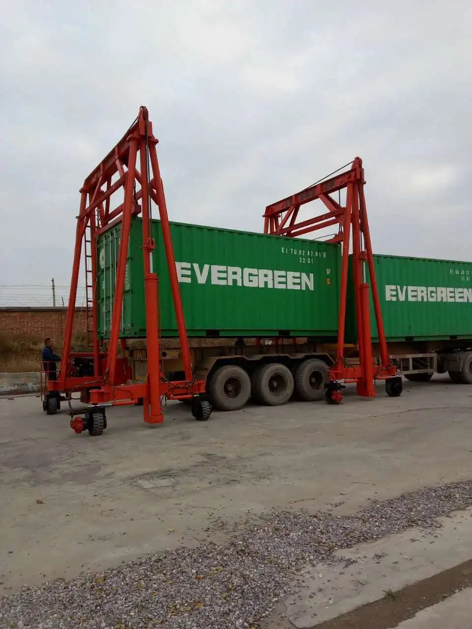 Straddle Carrier Container Crane For factories and warehouses